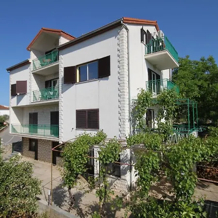 Stari Grad 8780a *
