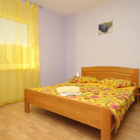 Stari Grad 8780a