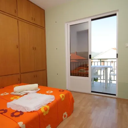 Stari Grad 8780a * Стари Град