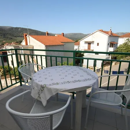 Stari Grad 8780a Апартаменты